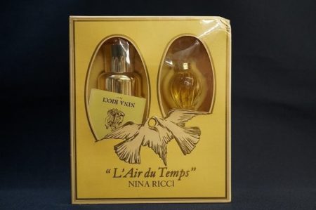 お花の香りがほんのり香る！ニナリッチレールデュタン オーデパルファン オーデトワレを買取しました