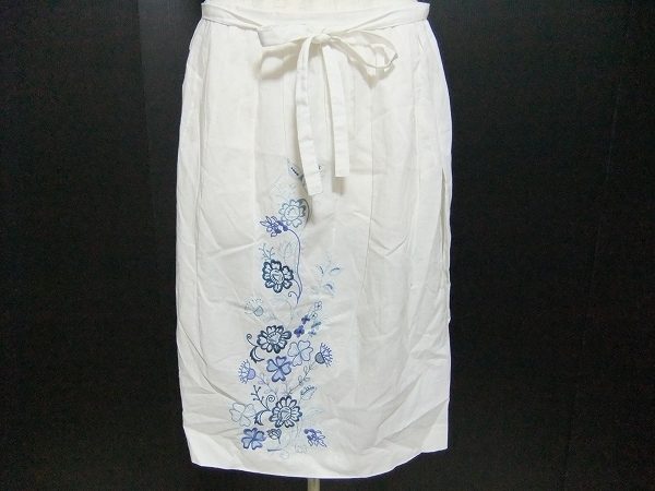 困ったときの白でコーディネートのお助けアイテムに!ジュンコシマダ スカートを買取しました