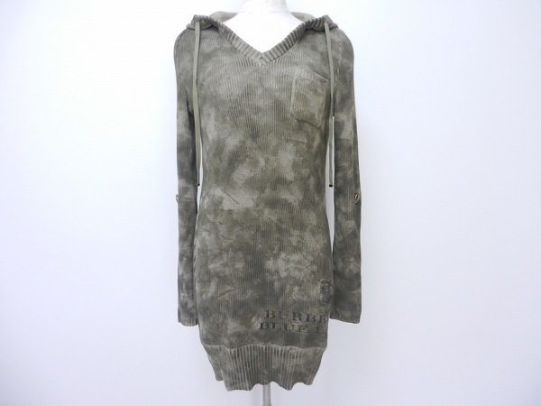 カジュアルな印象ながらも綺麗めに着られる！バーバリーブルーレーベルフード付きチュニックを買取しました