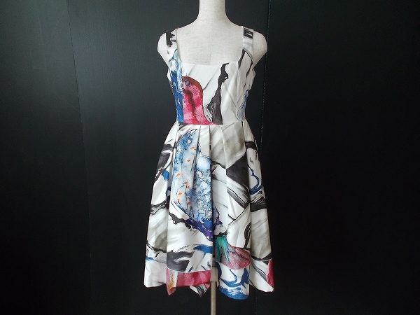 華やかさで差が付く！アドルフォドミンゲスワンピースを買取しました