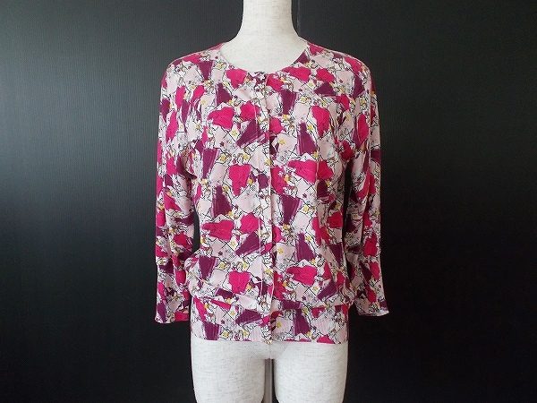 お顔周りが華やかになる！エスカーダカーディガンを買取しました