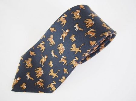 落ち着いた色味の中になじむアニマルが印象的！エルメスのネクタイを買取しました