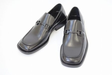 ビジネスシーンで大活躍！スマートさが光る グッチのローファーを買取しました