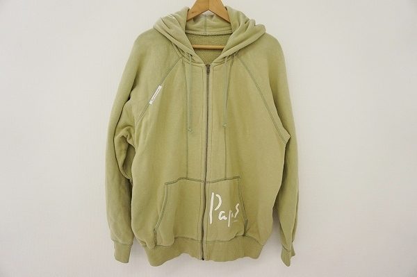 濃すぎないカーキがレア!パパスのパーカーを買取しました
