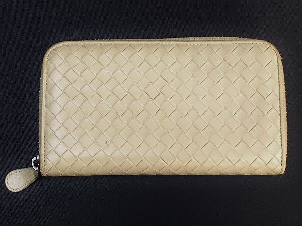 浄化を表す白で運気をリセットできる！ボッテガ・ヴェネタ財布を買取しました