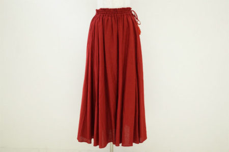 履くだけでパッと華やぐ！トゥモローランドスカートを買取しました