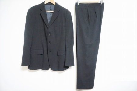 ストライプ入りだから重くなりすぎない！アドルフォドミンゲス スーツを買取しました