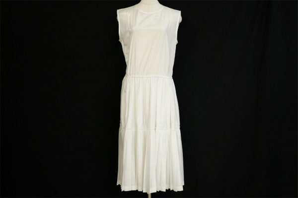 清潔感を最大限に表現できる！ズッカワンピースを買取しました