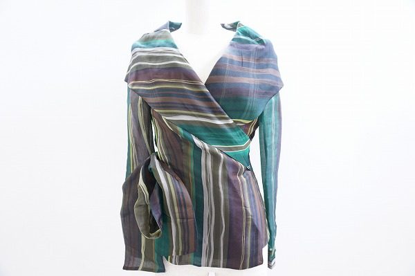 安定感のあるストライプで凛とした印象に！マックスマーラのシャツブラウスを買取しました