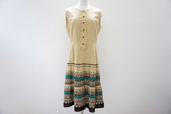 ふんわりイエローが温かみのある印象に！レリアンのワンピースをお売りいただきました