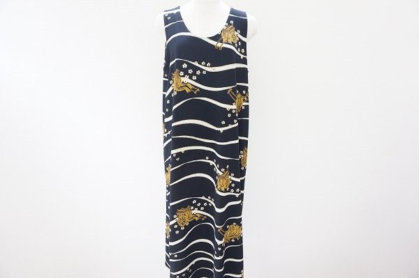 和を感じられる清楚なデザインに注目!詩仙堂のワンピースを買取しました