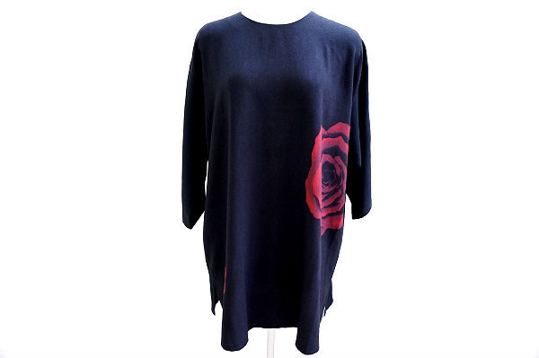 黒×赤の組み合わせがクールビューティな雰囲気に！詩仙堂のカットソーをお売りいただきました