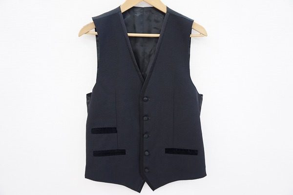 シャープな雰囲気を目指す方必見！ドルチェ＆ガッバーナのジレを買取しました