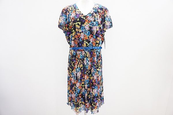 絵画のような色彩バランスに惹かれる！レリアンのワンピースを買取しました