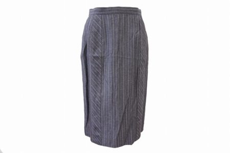 落ち着いた深みが大人の女性を演出してくれます！ジュンアシダのスカートをお売りいただきました