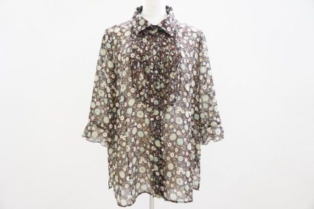 胸元のフリルでメリハリのある印象に！レリアンのシャツブラウスをお売りいただきました