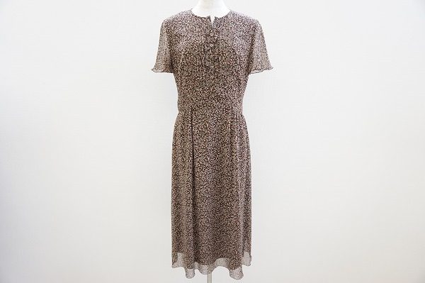 ブラウン×フリルが大人カワイイ印象に！レリアンのワンピースをお売りいただきました