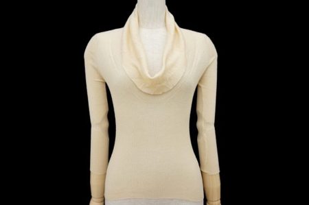 シルク素材で幸せな着心地を味わえます！プラダのカットソーを買取しました