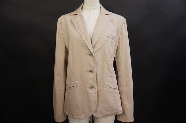 ビジネスライクな場面でも優しい印象を与えられる！レリアンのジャケットをお売りいただきました