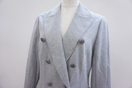 使いやすさ抜群！定番カラーのグレーが嬉しい！レリアンのジャケットをお売りいただきました