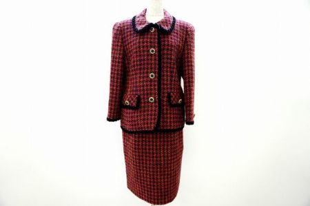 高貴な雰囲気の千鳥柄でエレガントに！レリアンのスカートスーツを買取しました