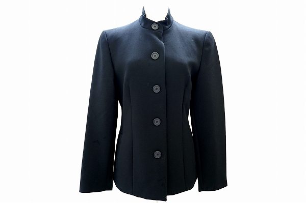 首まであるボタンでクールに仕上がる！エンポリオアルマーニのジャケットを買取しました
