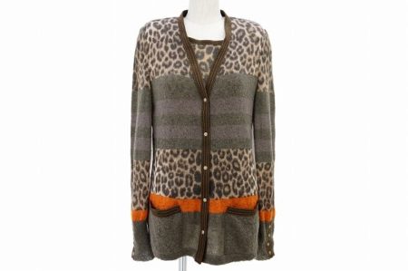 ファッショナブルな印象で決まる！伊太利屋のアンサンブルニットをお売りいただきました