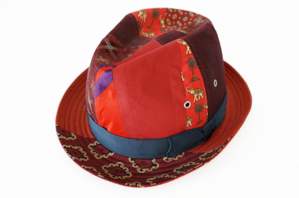 おしゃれのワンポイントにもオススメ!コムデギャルソンの中折れハットをお売りいただきました