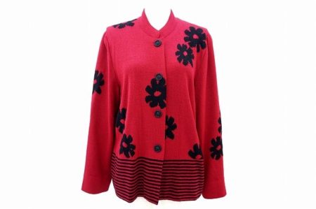 お顔映りもパッと明るくなる！斉藤都世子のニットを買取しました