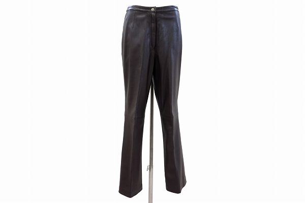 かっこよくシャープに決めたいなら！伊太利屋のレザーパンツを買取しました