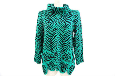 輝かしい色合いで上質コーデに挑戦してみませんか 斉藤都世子のカットソーを買取しました