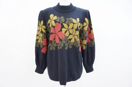 お花畑のような世界観が素敵！斉藤都世子のセーターをお売りいただきました