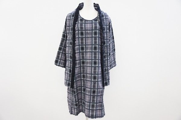 付属のストールでコーディネートの幅が広がる！イッセイミヤケハートのワンピースを買取しました