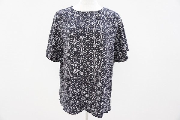 上品な柄が目を惹く！詩仙堂のトップスをお売りいただきました