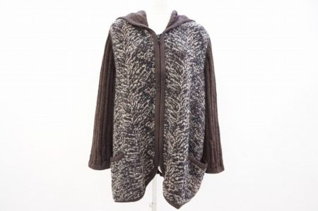 ラフに自由な雰囲気で着られる！伊太利屋のパーカーをお売りいただきました