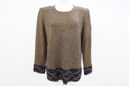 落ち着きのあるゴールドでエレガントに！斉藤都世子のニットをお売りいただきました