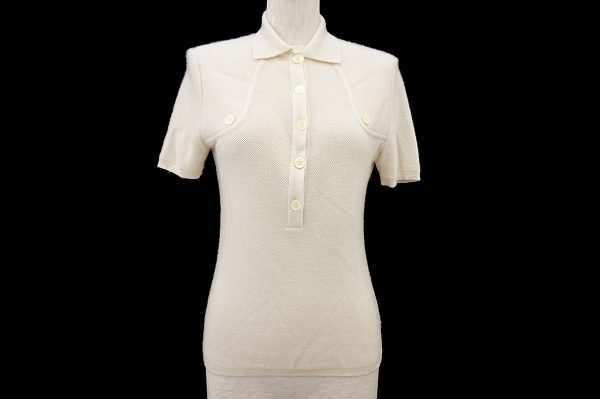 エレガントな襟元で品のよさが際立つ!セリーヌのニットを買取しました