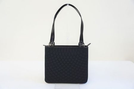 肩にかけられてスマートさが光る！バリーのハンドバッグを買取しました