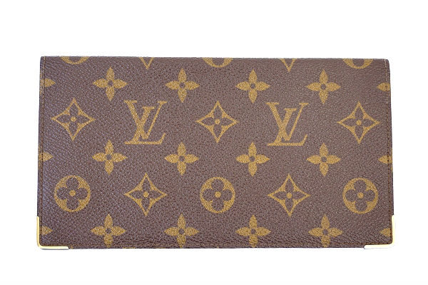 定番モノグラムで品よく!ルイ・ヴィトンの二つ折り財布を買取しました