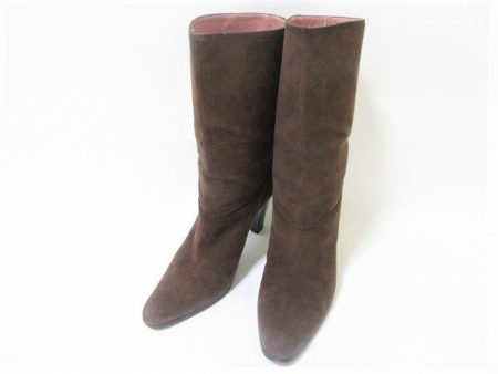 ワンピースも清楚に仕上がる！グッチスウェードショートブーツを買取しました