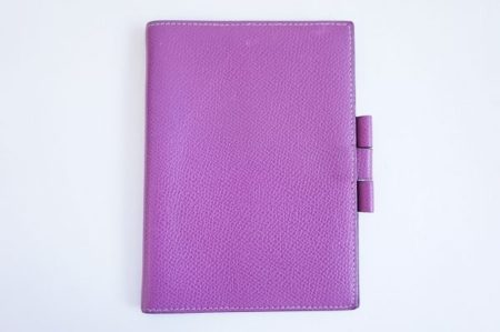 パステルカラーが日々に彩りを与えてくれます！エルメスの手帳を買取しました