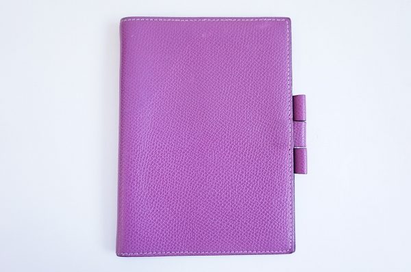 パステルカラーが日々に彩りを与えてくれます！エルメスの手帳を買取しました