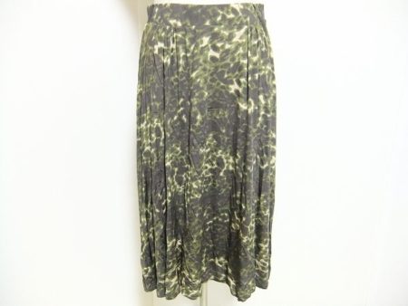 深みのあるグリーンがポイント！マックスマーラのスカートをお売りいただきました