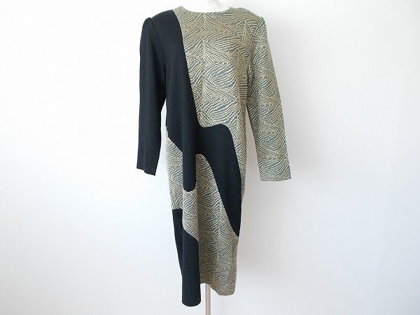 流れるようなⅠラインワンピ！斉藤都世子