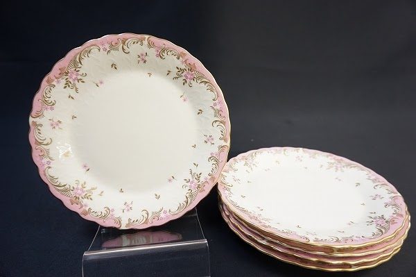 可愛らしいピンクのパン皿セット！ナルミ