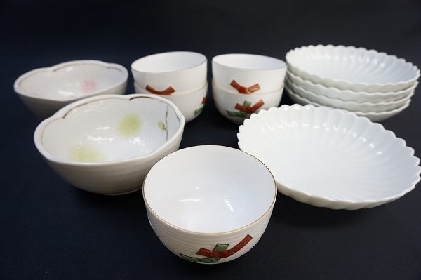 大家族やパーティが多い方にもオススメ!たち吉12点セットを買取しました