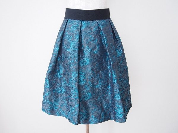 クールでありながらどこか華やぐ1着！プチメゾンスコットクラブのスカートを買取しました