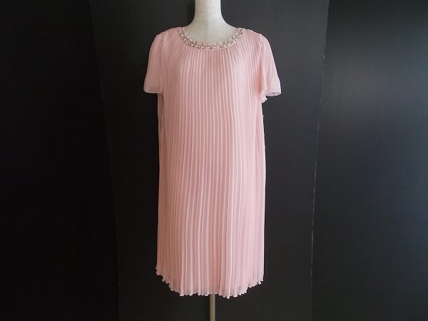 やさしいピンクで柔らかな印象に!カールパークレーンのワンピースを買取しました