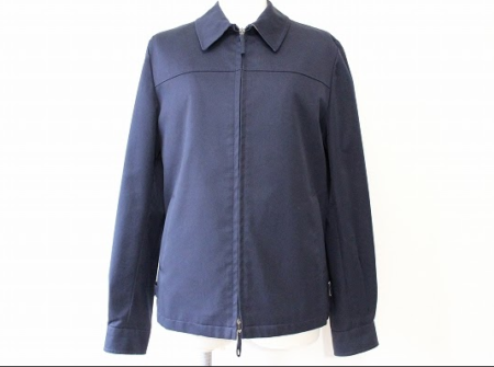 バーバリーのダブルジップブルゾンを買取させて頂きました。