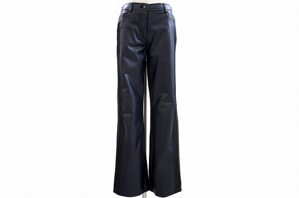 レザー調パンツでかっこよく決められます！伊太利屋のレザー風パンツを買取しました